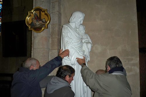 Sauvetage d’une belle statue de Saint Joseph